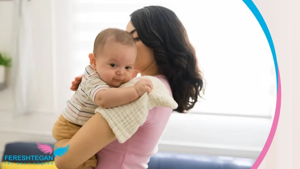 نحوه صحیح گرفتن نوزاد برای آروغ زدن کمک به نوزاد برای خارج کردن هوا با آروغ زدن