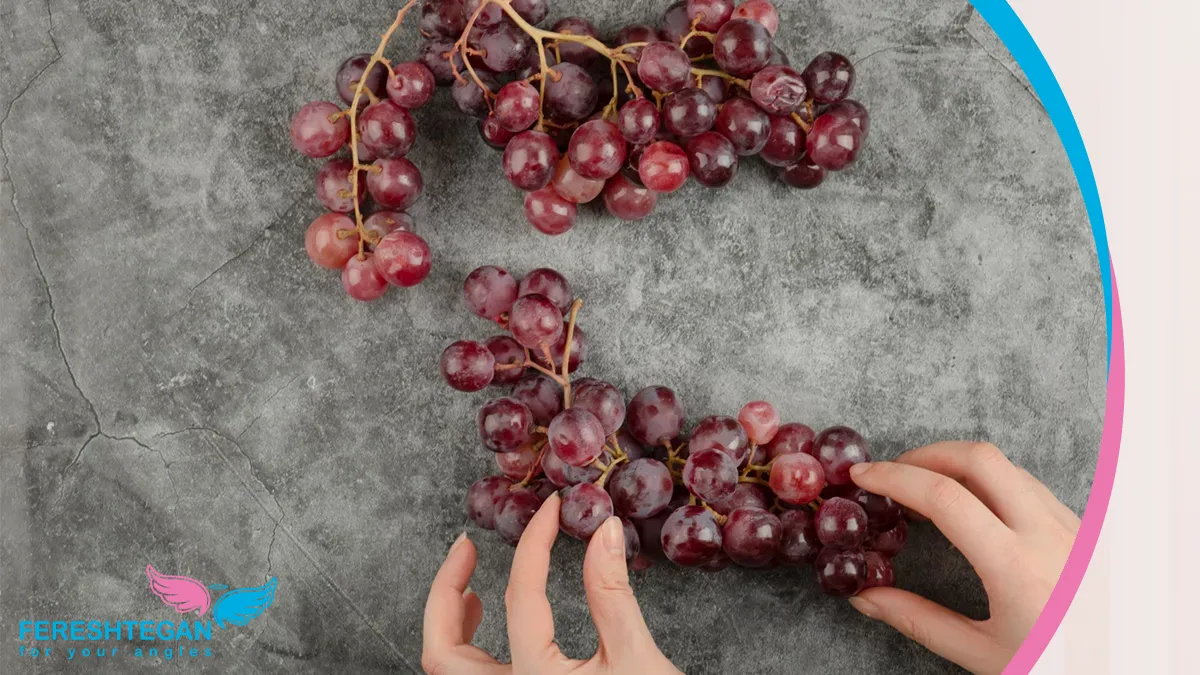 خوشه انگور قرمز